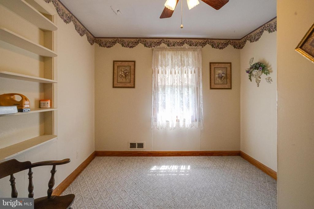 Image 18 of property listing at 802 WISE AVE, Baltimore, MD 21222