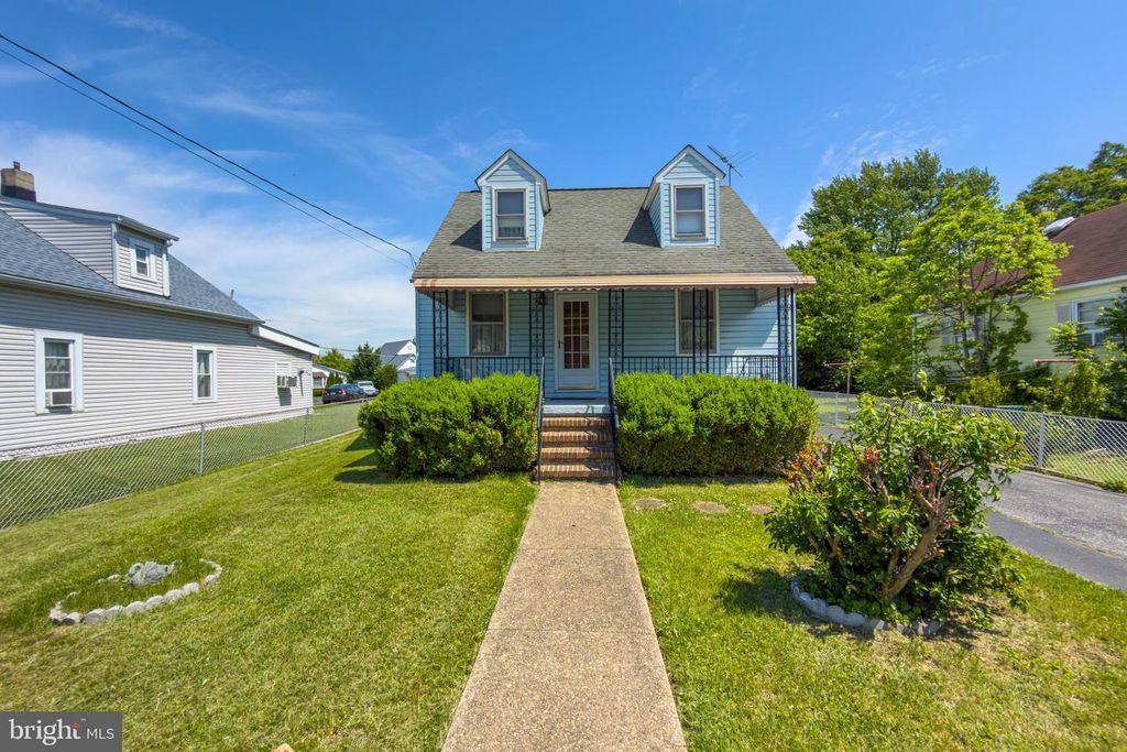 Image 2 of property listing at 802 WISE AVE, Baltimore, MD 21222