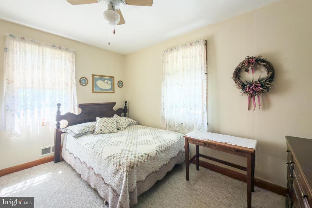 Image 21 of property listing at 802 WISE AVE, Baltimore, MD 21222
