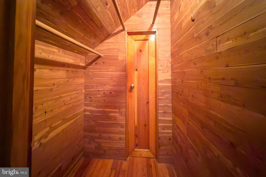 Image 32 of property listing at 802 WISE AVE, Baltimore, MD 21222