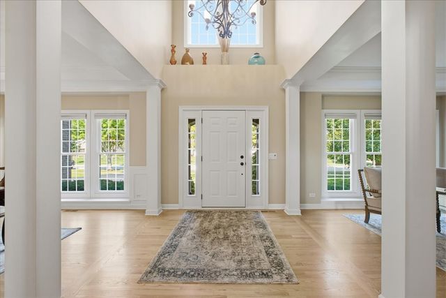 441 N Sycamore Lane, North Aurora, IL 60542