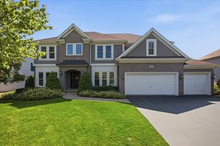 441 N Sycamore Lane, North Aurora, IL 60542