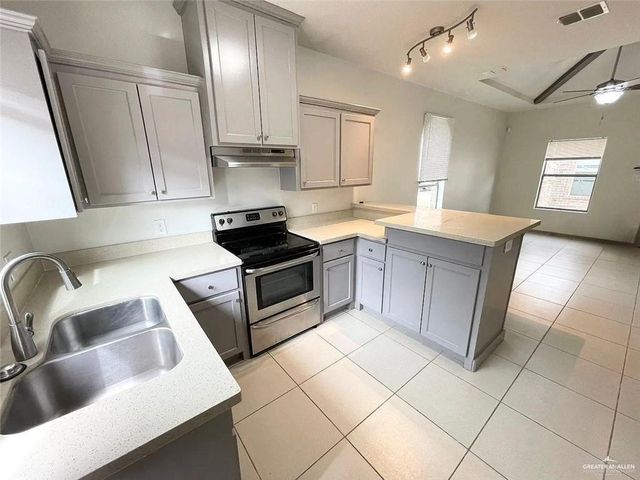 2600 E Franklin, Alton, TX 78573