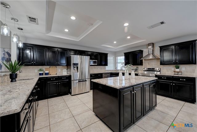812 Indian Trail, Salado, TX 76571