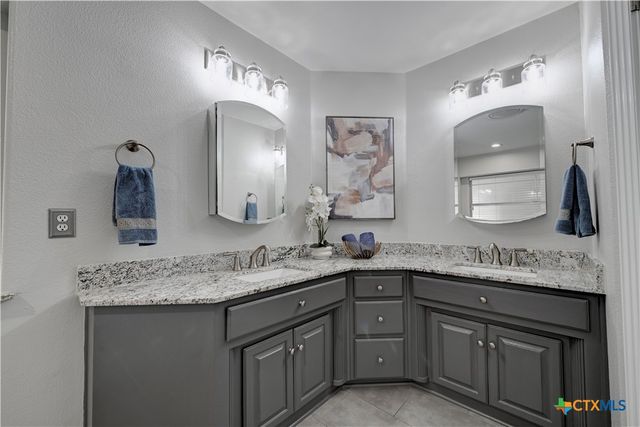 812 Indian Trail, Salado, TX 76571