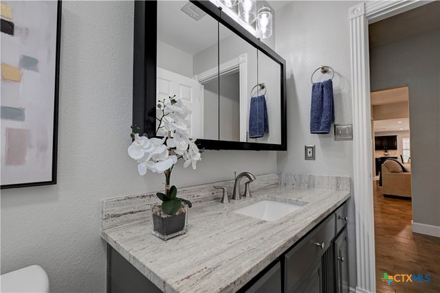 812 Indian Trail, Salado, TX 76571
