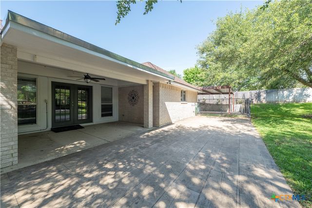 812 Indian Trail, Salado, TX 76571