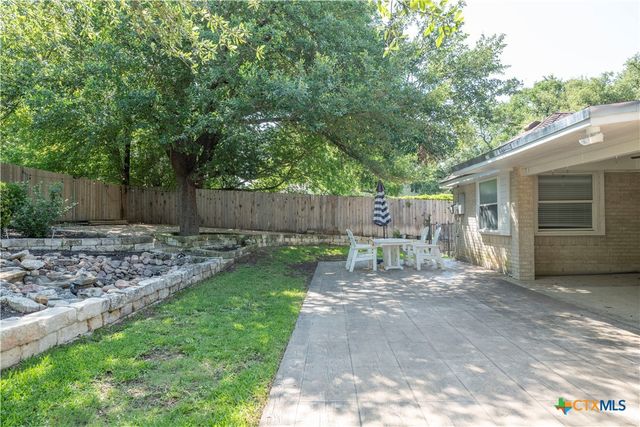 812 Indian Trail, Salado, TX 76571