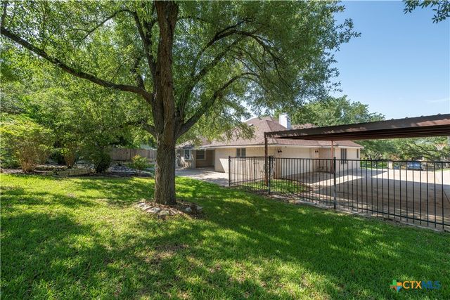812 Indian Trail, Salado, TX 76571