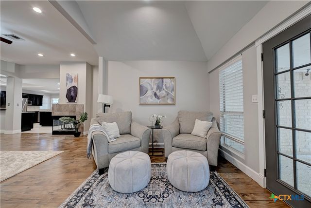 812 Indian Trail, Salado, TX 76571