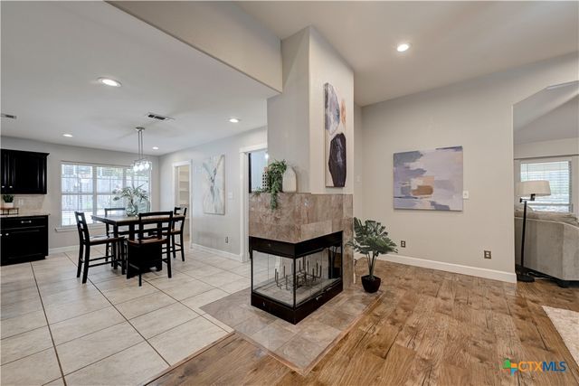 812 Indian Trail, Salado, TX 76571
