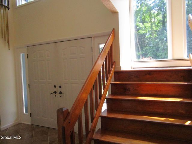 44 Westphal Drive, Bethlehem, NY 12054