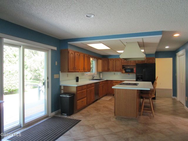 44 Westphal Drive, Bethlehem, NY 12054