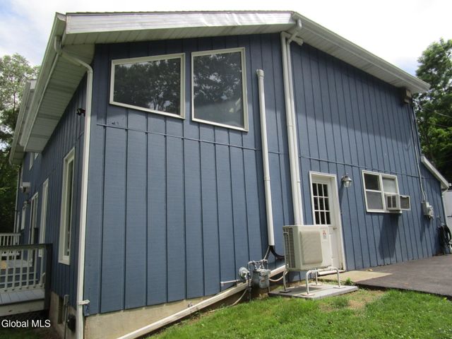 44 Westphal Drive, Bethlehem, NY 12054