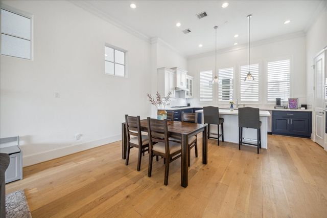 2714 Harvard Street, Houston, TX 77008