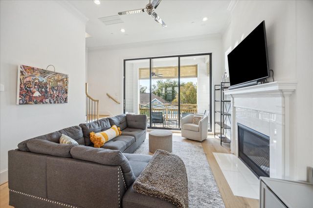 2714 Harvard Street, Houston, TX 77008