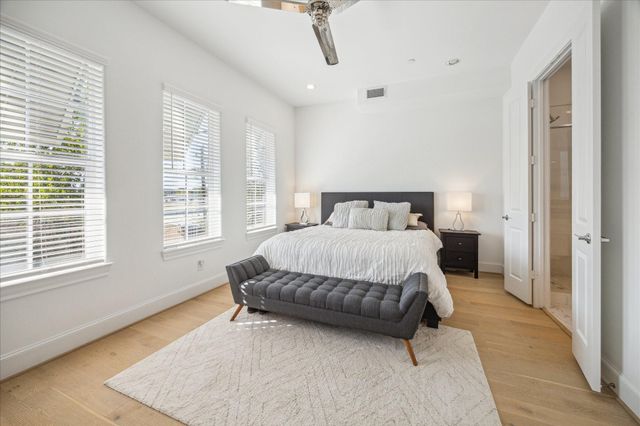 2714 Harvard Street, Houston, TX 77008