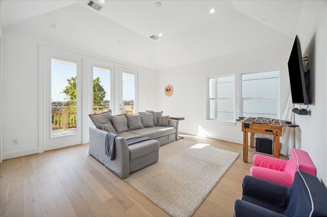 2714 Harvard Street, Houston, TX 77008