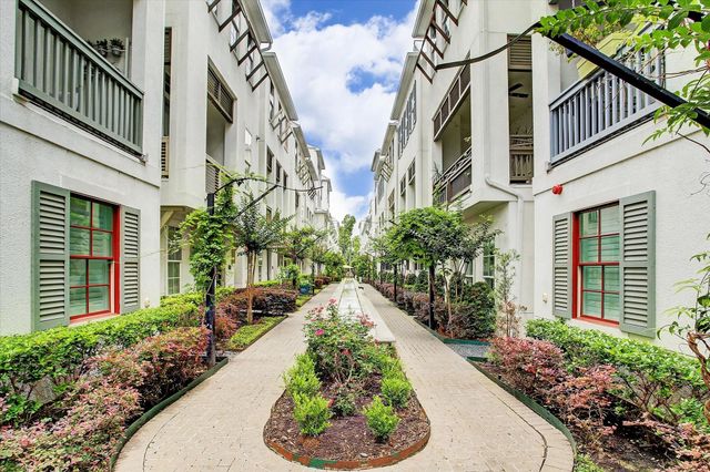 2714 Harvard Street, Houston, TX 77008