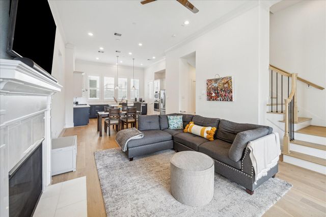 2714 Harvard Street, Houston, TX 77008