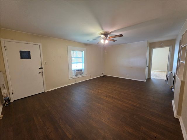 1203 N Anglin Street, Cleburne, TX 76031