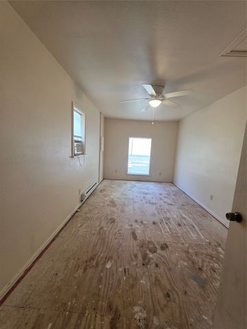 1203 N Anglin Street, Cleburne, TX 76031