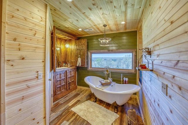 552 Deer Meadows Lane, Yellville, AR 72687