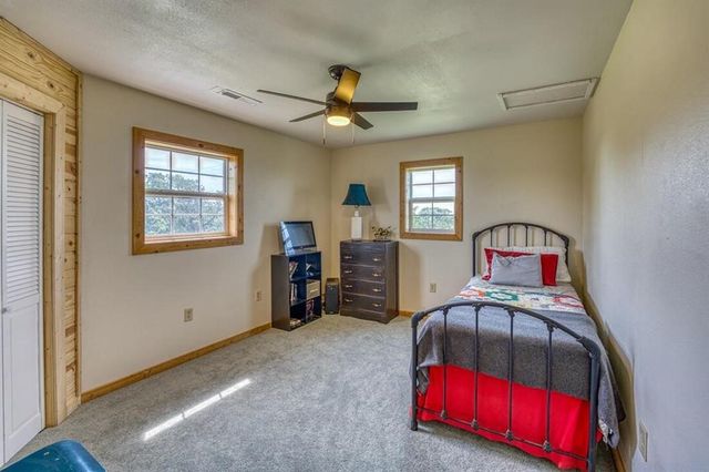 552 Deer Meadows Lane, Yellville, AR 72687