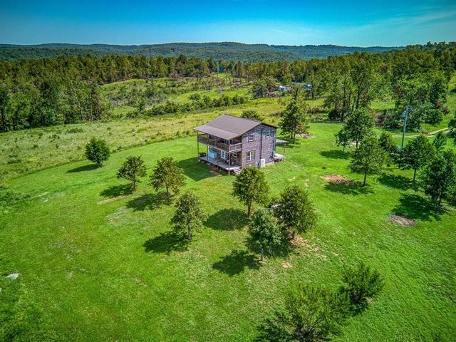 552 Deer Meadows Lane, Yellville, AR 72687