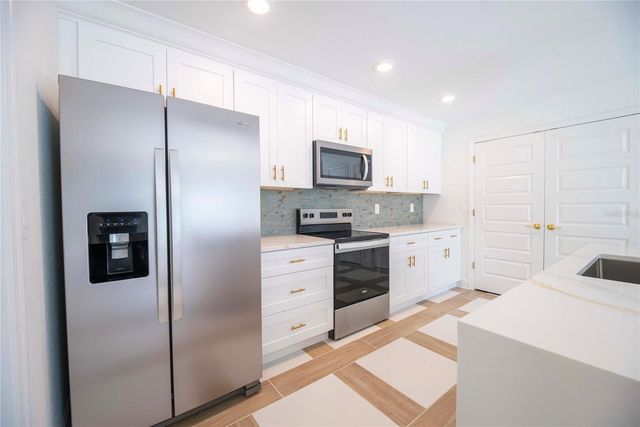 4570 WINDEE AVENUE, Lakeland, FL 33811