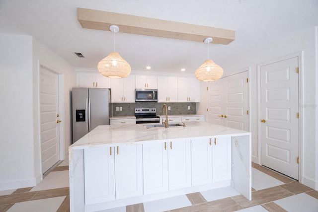4570 WINDEE AVENUE, Lakeland, FL 33811