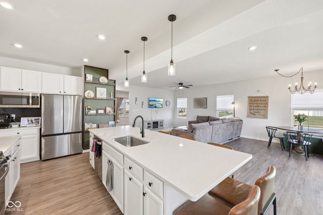 7270 W Stone Pass, New Palestine, IN 46163