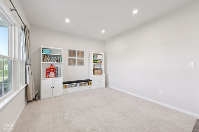 7270 W Stone Pass, New Palestine, IN 46163