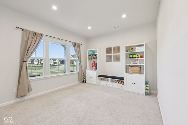 7270 W Stone Pass, New Palestine, IN 46163