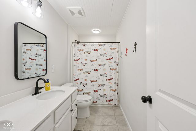 7270 W Stone Pass, New Palestine, IN 46163