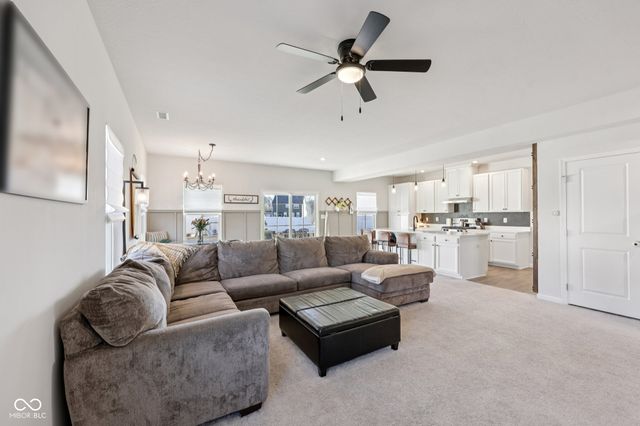 7270 W Stone Pass, New Palestine, IN 46163