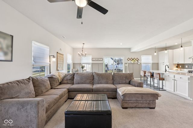 7270 W Stone Pass, New Palestine, IN 46163