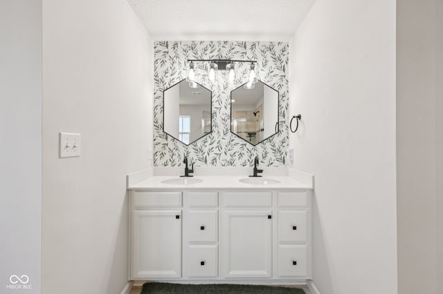 7270 W Stone Pass, New Palestine, IN 46163