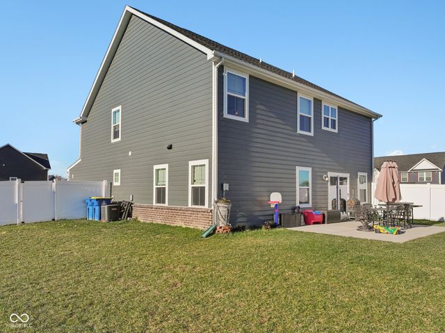 7270 W Stone Pass, New Palestine, IN 46163