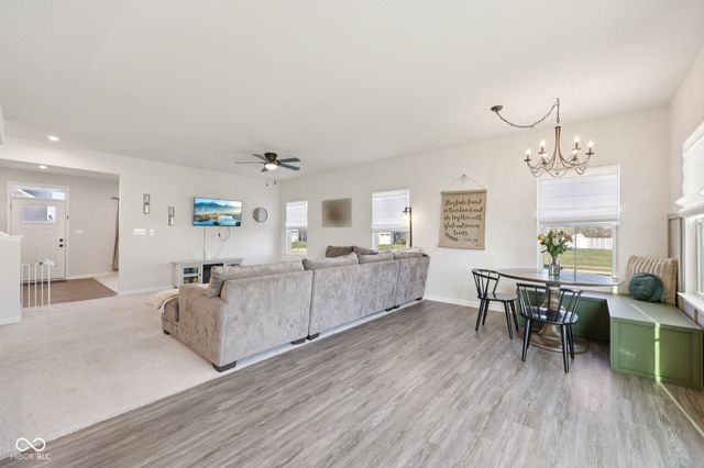 7270 W Stone Pass, New Palestine, IN 46163