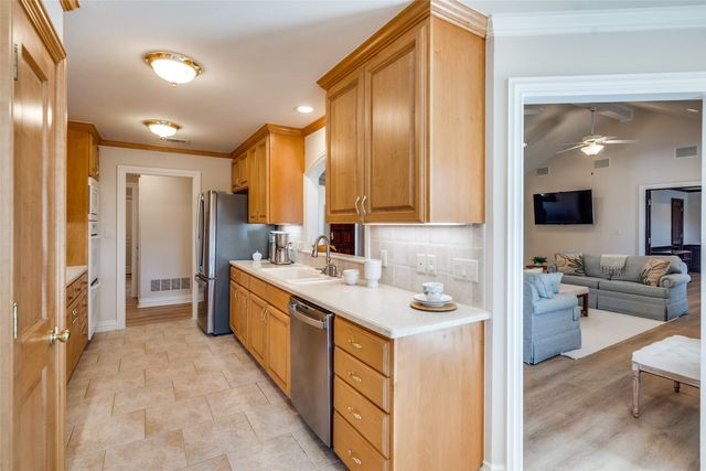 6604 Villa Road, Dallas, TX 75252