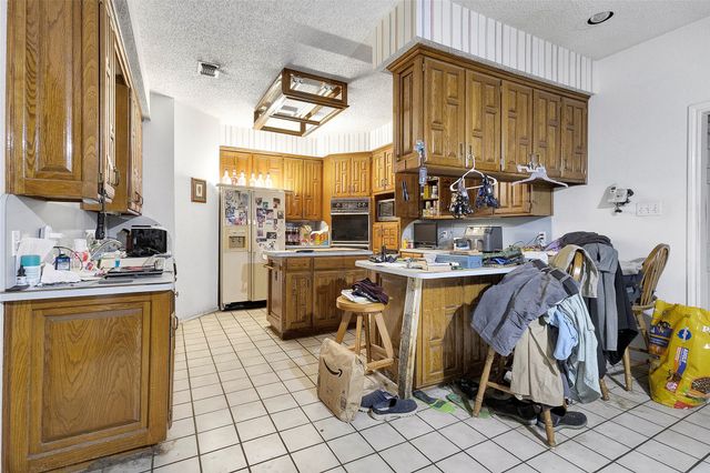 1020 Crystal Lane, Crowley, TX 76036