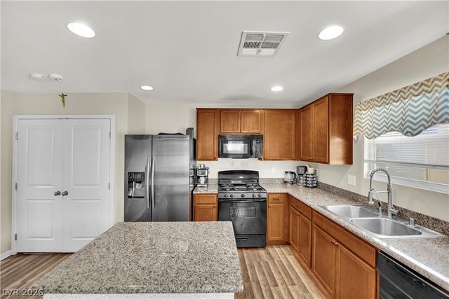 3636 Via Del Robles Avenue, Las Vegas, NV 89115
