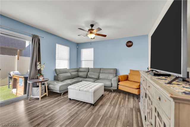 3636 Via Del Robles Avenue, Las Vegas, NV 89115