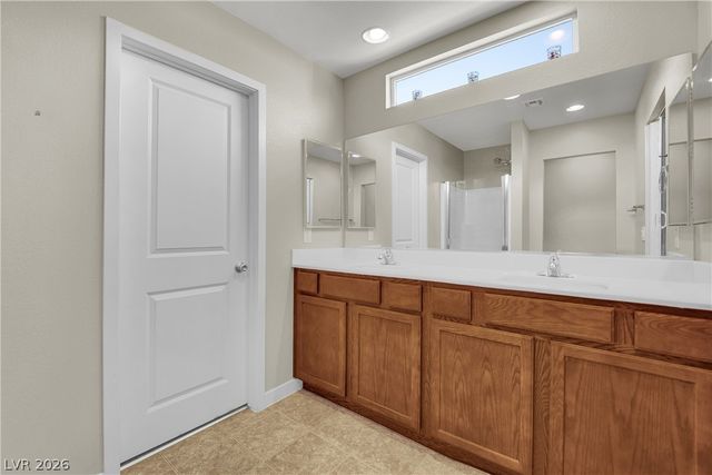 3636 Via Del Robles Avenue, Las Vegas, NV 89115