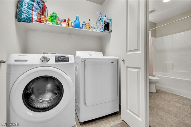 3636 Via Del Robles Avenue, Las Vegas, NV 89115