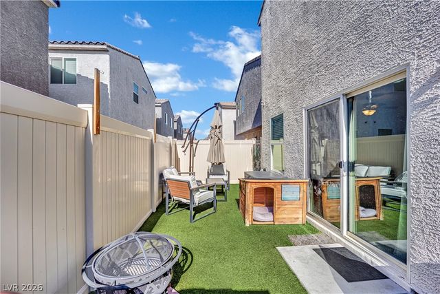 3636 Via Del Robles Avenue, Las Vegas, NV 89115