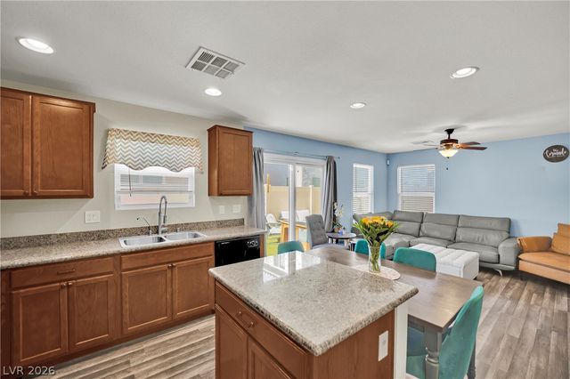3636 Via Del Robles Avenue, Las Vegas, NV 89115