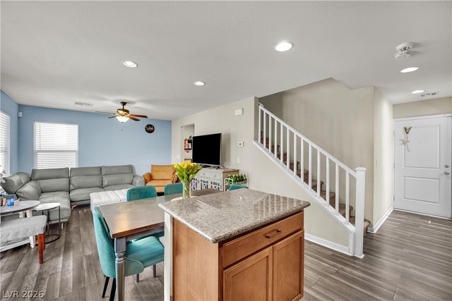 3636 Via Del Robles Avenue, Las Vegas, NV 89115