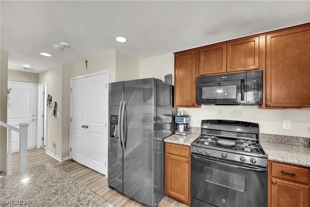 3636 Via Del Robles Avenue, Las Vegas, NV 89115
